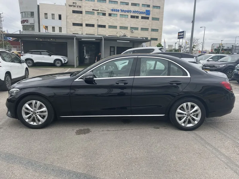 Mercedes C-Class 2nd hand, 2019, private hand