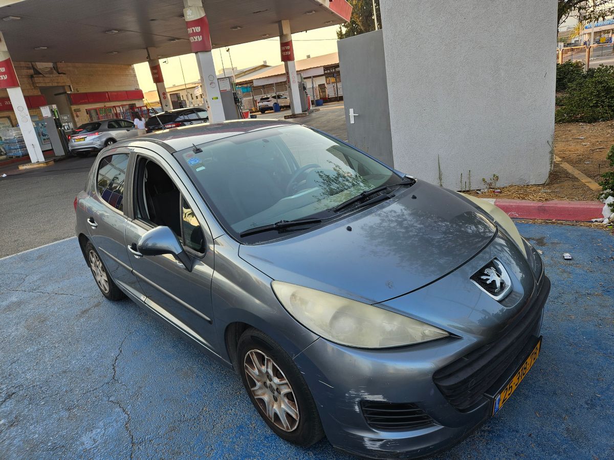 Peugeot 207 с пробегом, 2011
