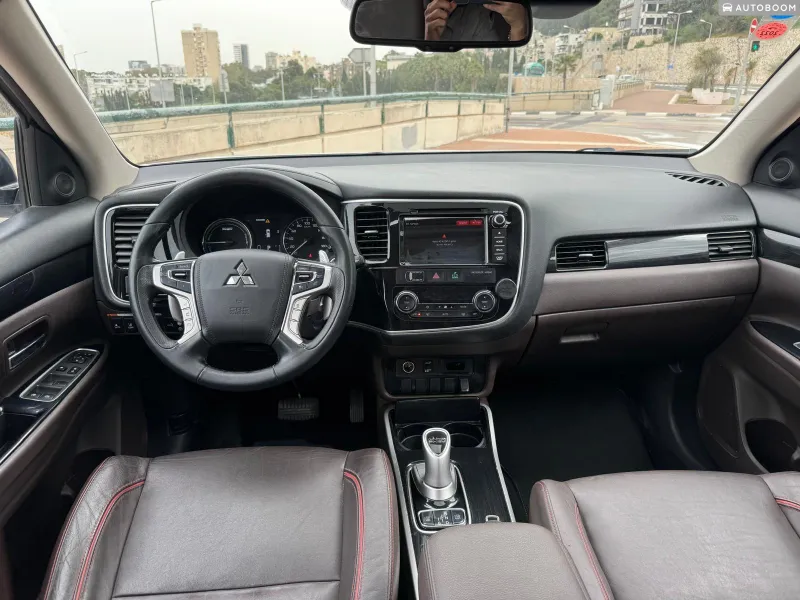 מיצובישי אאוטלנדר יד 2 רכב, 2017, פרטי