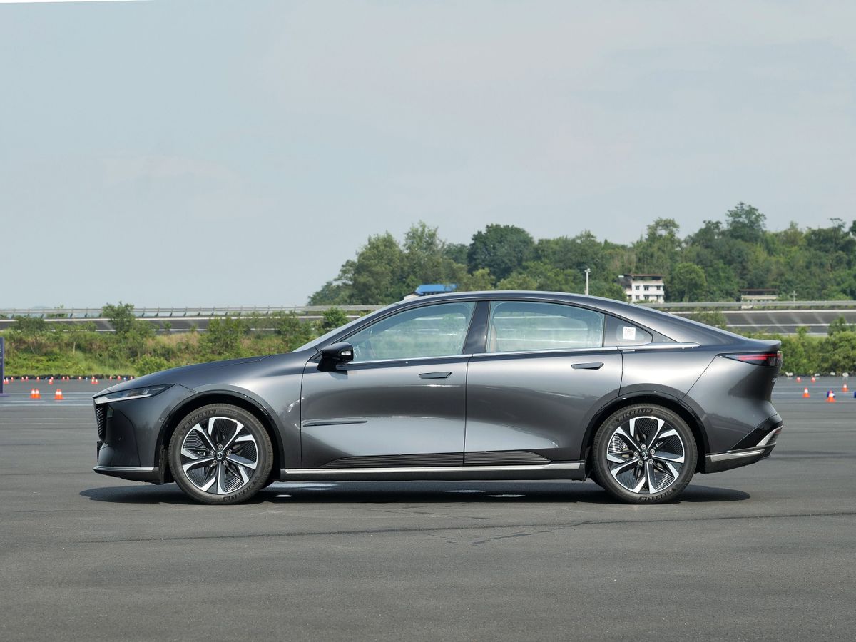 Mazda. Кузов, экстерьер.