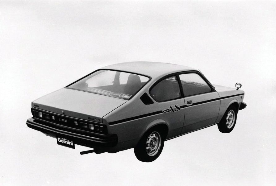 איסוזו ג'מיני 1974. מרכב, צורה. קופה, 1 דור