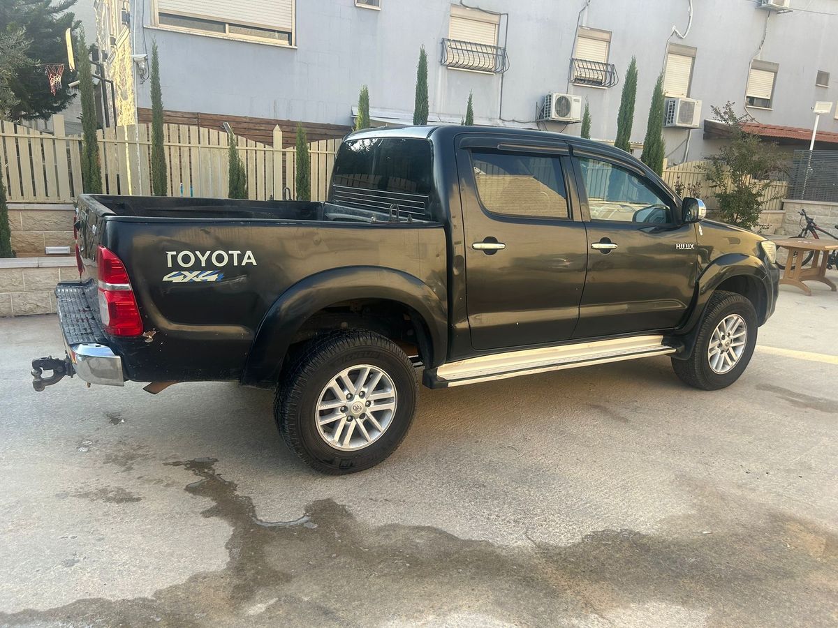 Toyota Hilux с пробегом, 2012, частная рука