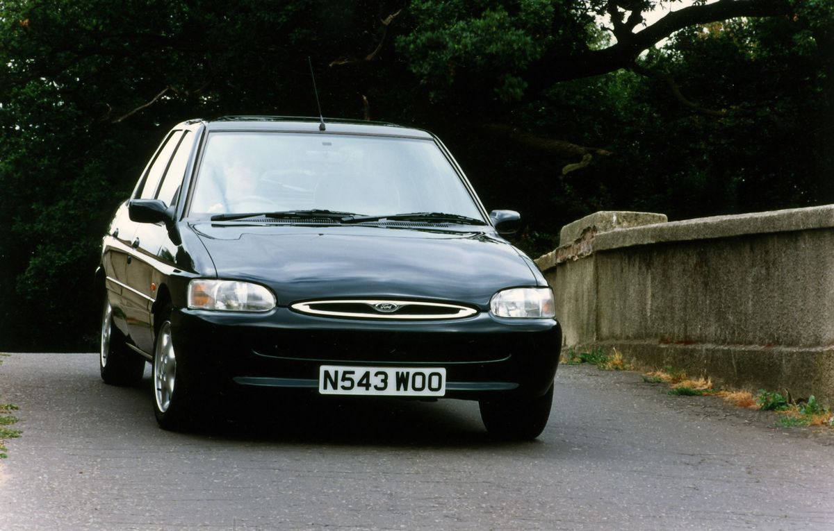Ford Escort 1995. Carrosserie, extérieur. Berline, 5 génération, restyling 2