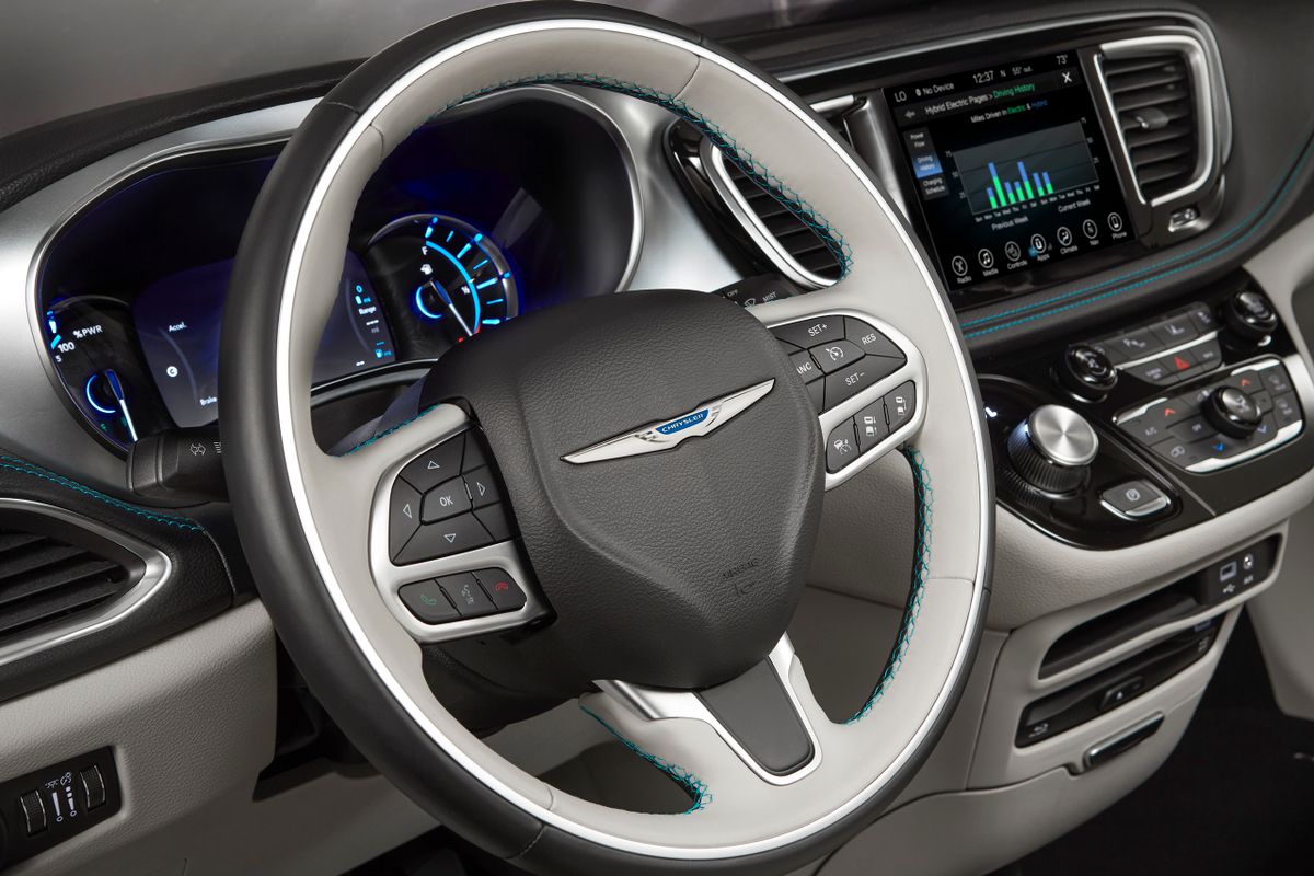 Chrysler Pacifica 2016. Steering wheel. Minivan, 2 generation