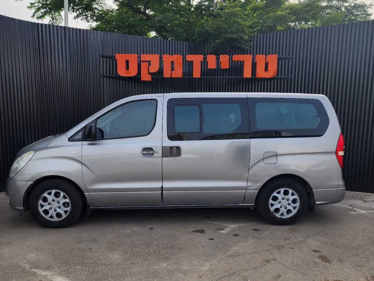 Hyundai i800 2ème main, 2011