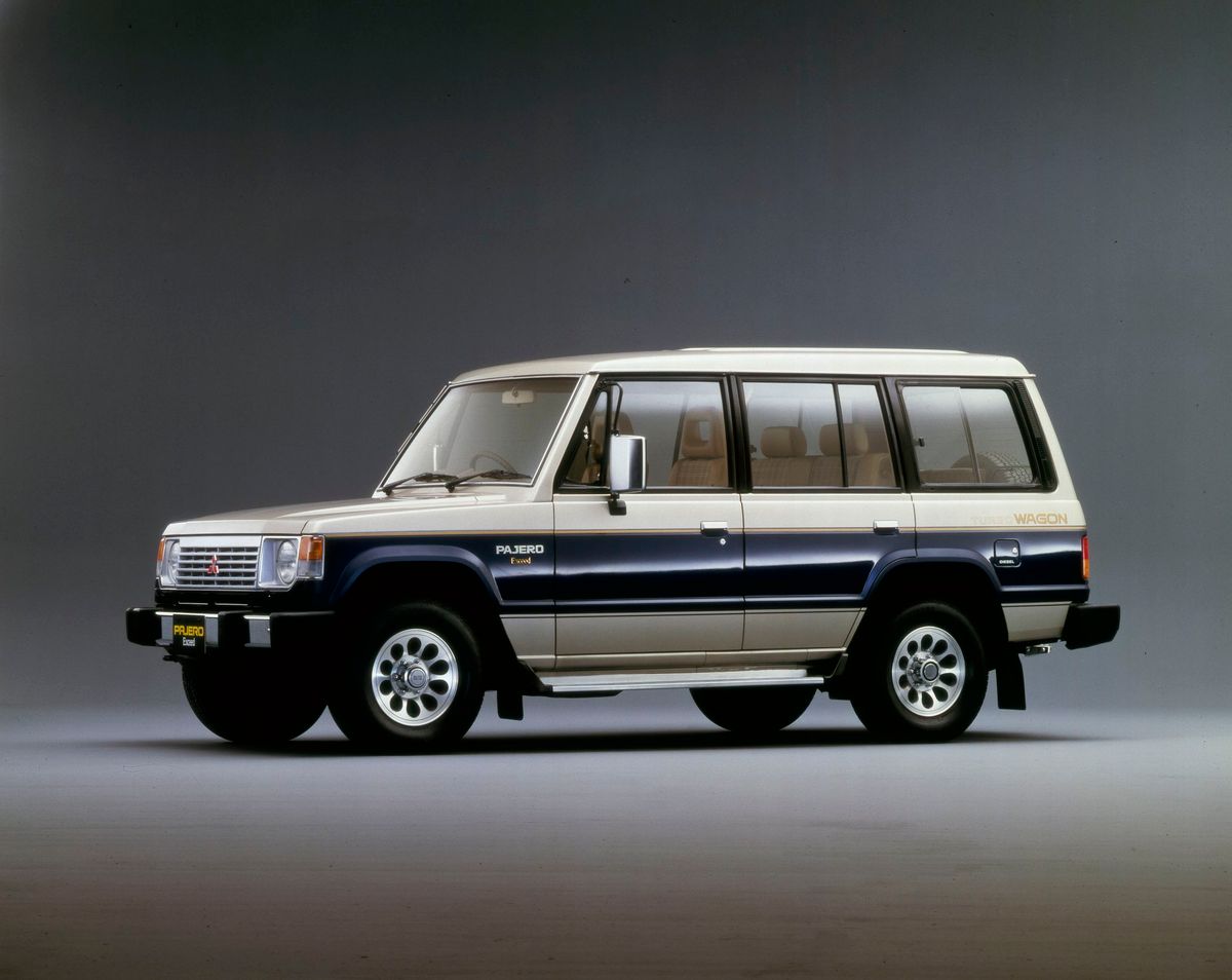 מיצובישי  פאג'רו 1981. מרכב, צורה. רכב שטח 5 דלתות, 1 דור