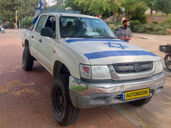 Toyota Hilux с пробегом, 2006, частная рука