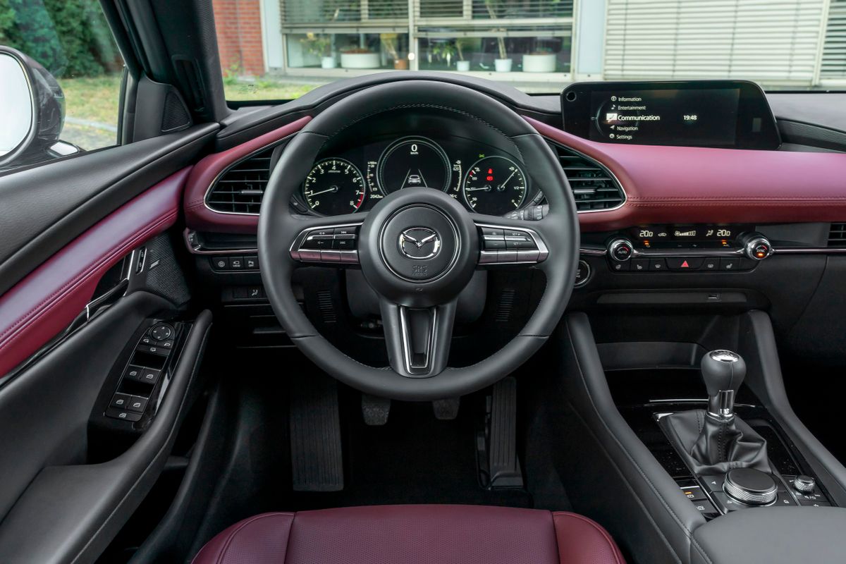 Mazda 3 2018. Панель приборов. Хэтчбек 5 дв., 4 поколение