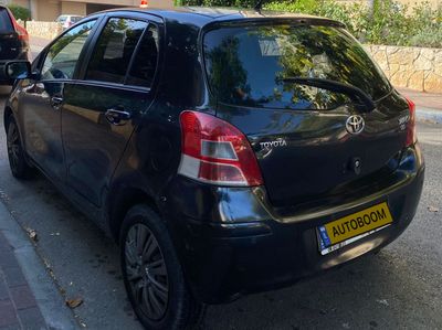 Toyota Yaris 2nd hand, 2011, private hand