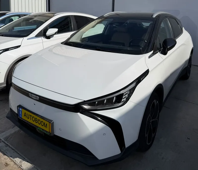 Geely Geometry C с пробегом, 2024, частная