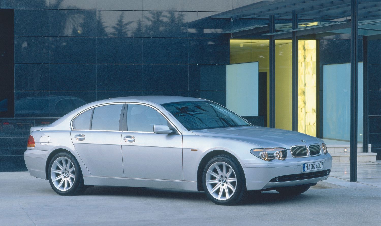 BMW 7 series 2001 year of release, 4 generation, sedan long - Trim versions and 