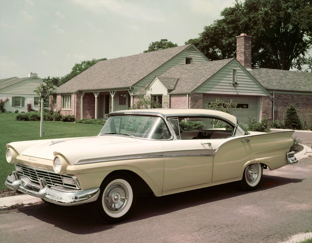 Ford Fairlane 1957. Carrosserie, extérieur. Berline, 2 génération