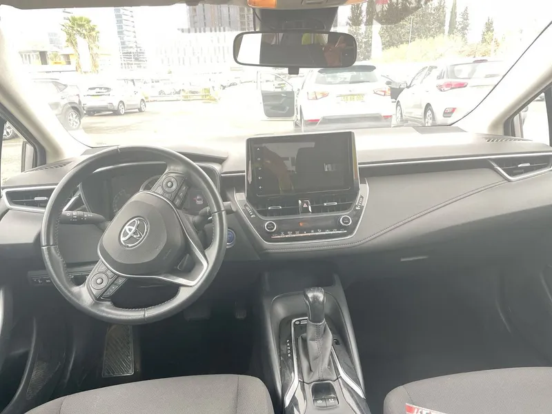 Toyota Corolla с пробегом, 2021
