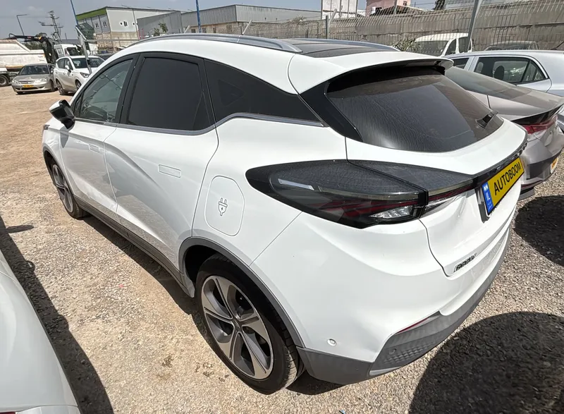 Geely Geometry C 2nd hand, 2022, private