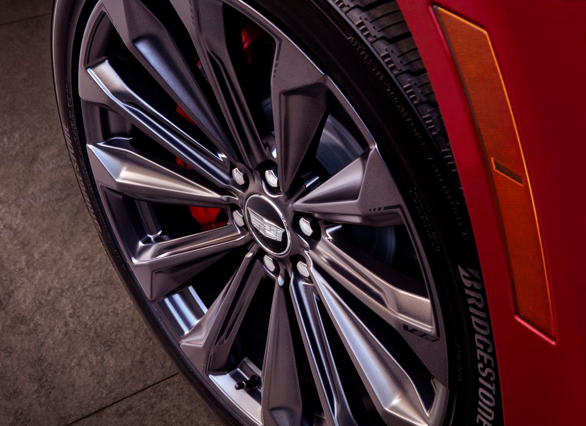 Cadillac Escalade 2024. Колеса. Внедорожник 5 дв., 5 поколение, рестайлинг 1