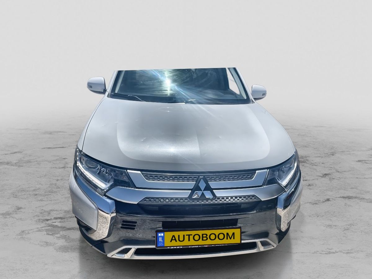 מיצובישי אאוטלנדר יד 2 רכב, 2021