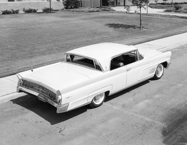 Lincoln Continental 1959. Carrosserie, extérieur. Coupé, 3 génération