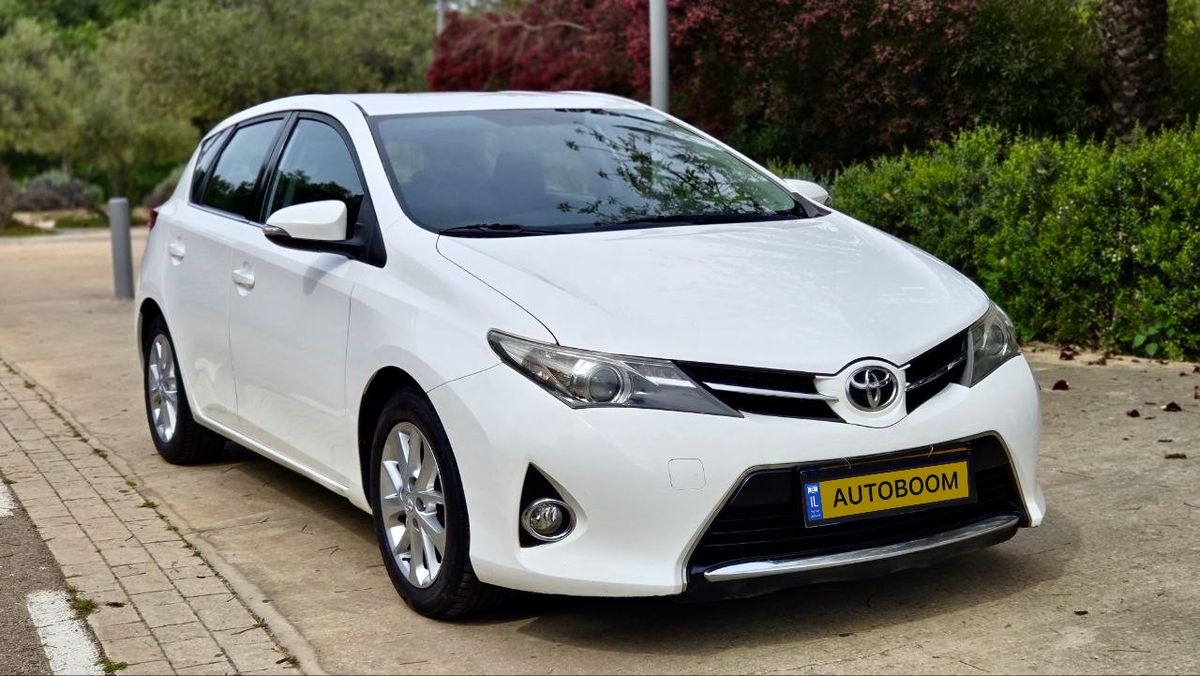 Toyota Auris 2ème main, 2013