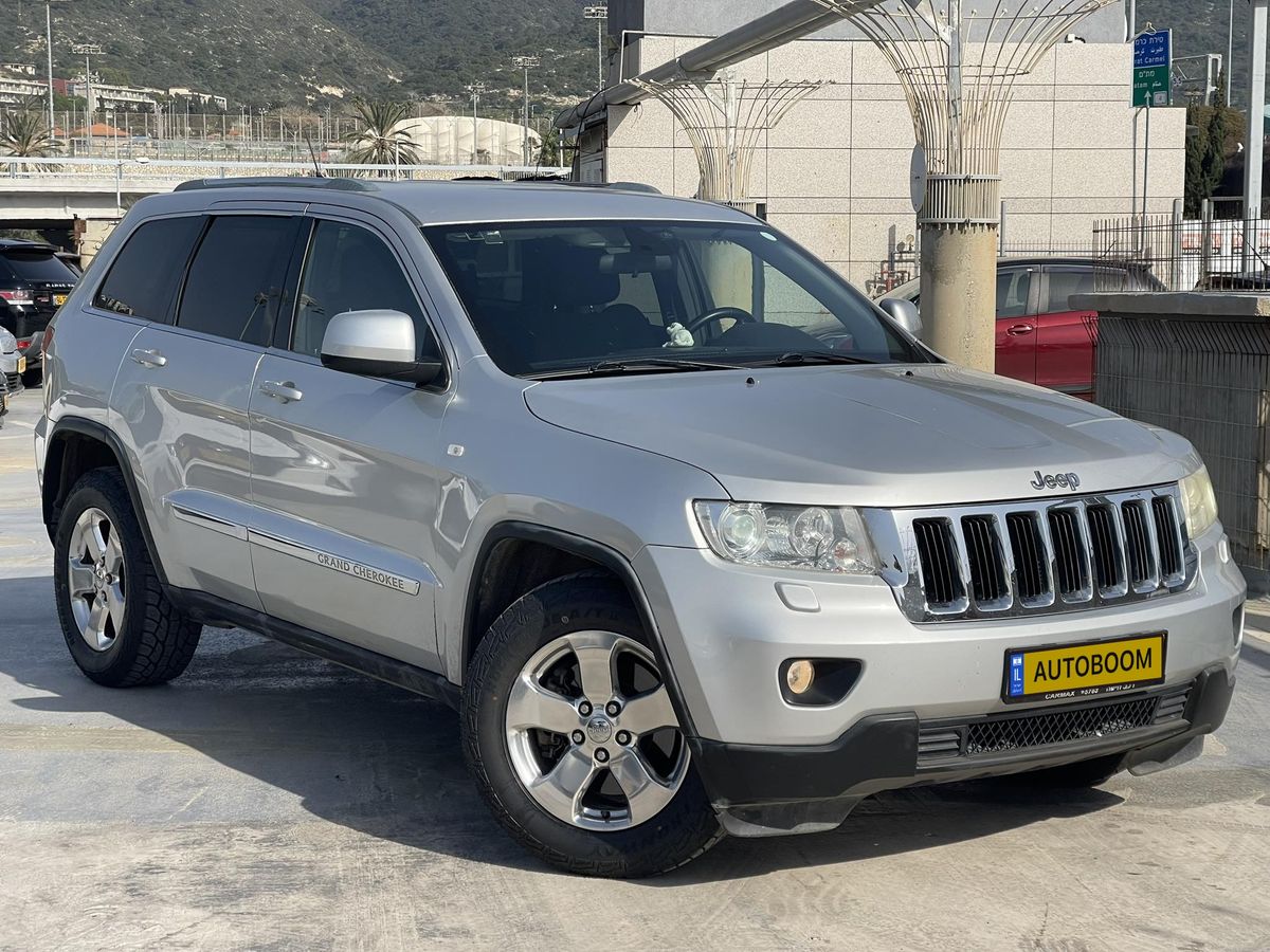 Jeep Grand Cherokee 2nd hand, 2012, private