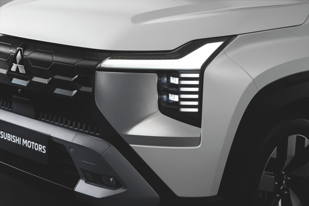 Mitsubishi Destinator 2025. Передние фары. Внедорожник 5 дв., 1 поколение