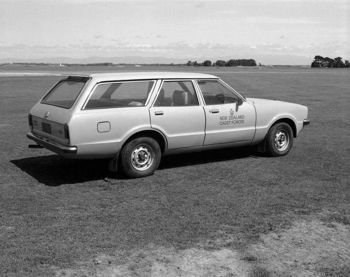 פורד קורטינה ‏1976. מרכב, צורה. סטיישן 5 דלתות, 4 דור