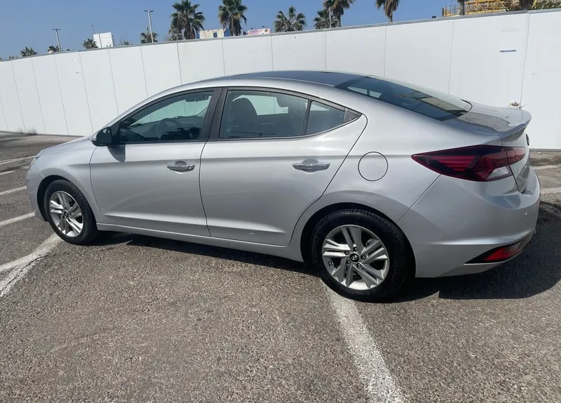 Hyundai Elantra 2ème main, 2020