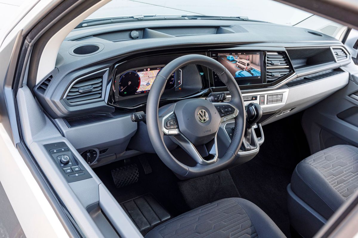 Volkswagen Caravelle 2019. Siéges avants. Monospace Longue, 6 génération, restyling