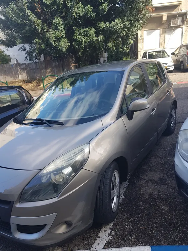 Renault Scenic 2nd hand, 2011