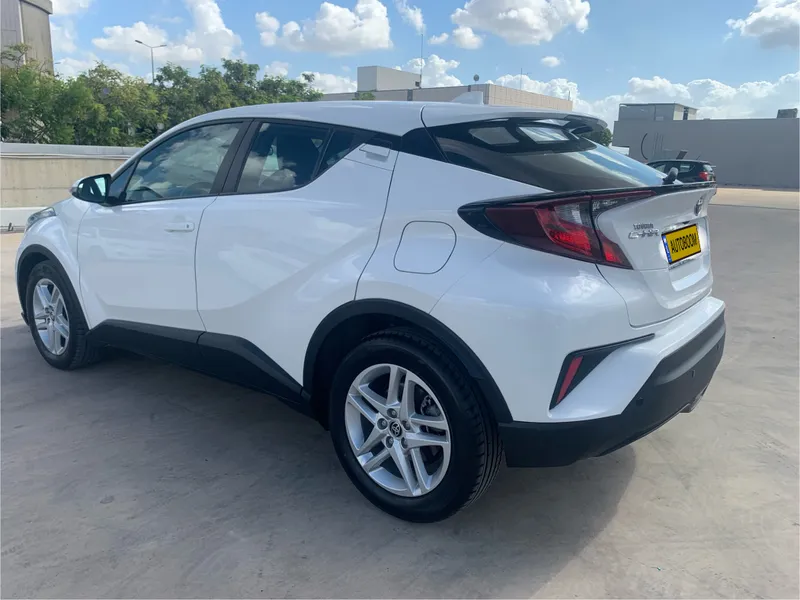Toyota C-HR с пробегом, 2022, частная рука