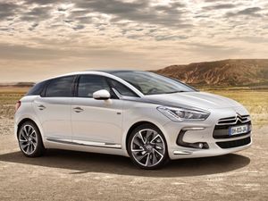 סיטרואן DS5 ‏2011. מרכב, צורה. האצ'בק 5 דלתות, 1 דור