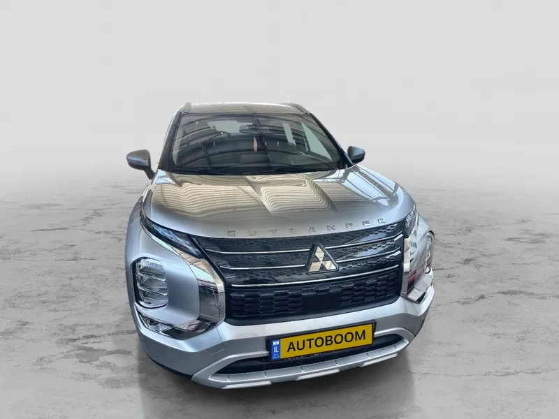 Mitsubishi Outlander 2nd hand, 2024, private