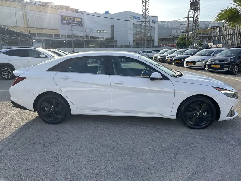Hyundai Elantra 2ème main, 2023