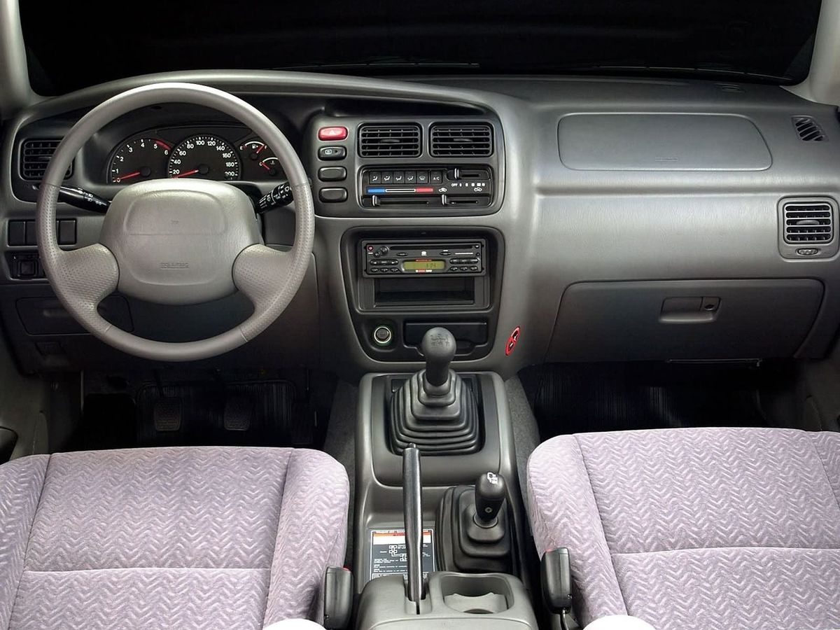 Chevrolet Trax 1997. Front seats. SUV 3-doors, 1 generation