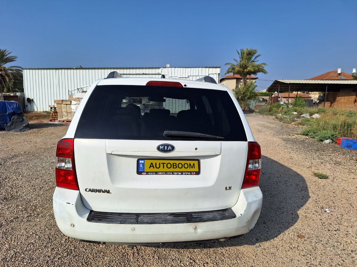 Kia Carnival 2nd hand, 2009, private hand