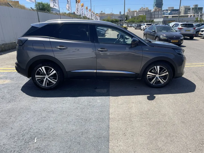 Peugeot 3008 с пробегом, 2022