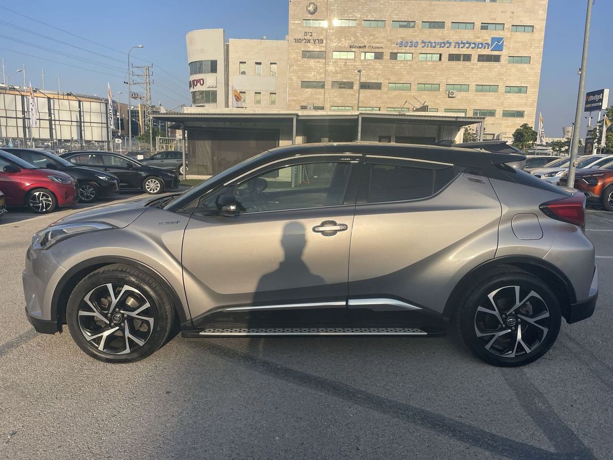 Toyota C-HR 2nd hand, 2017, private hand