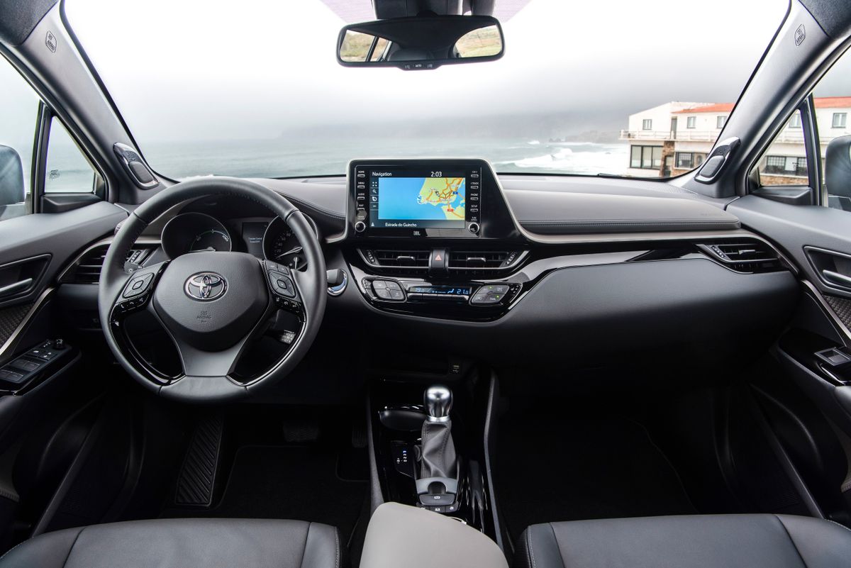 Toyota C-HR 2019. Dashboard. SUV 5-doors, 1 generation, restyling