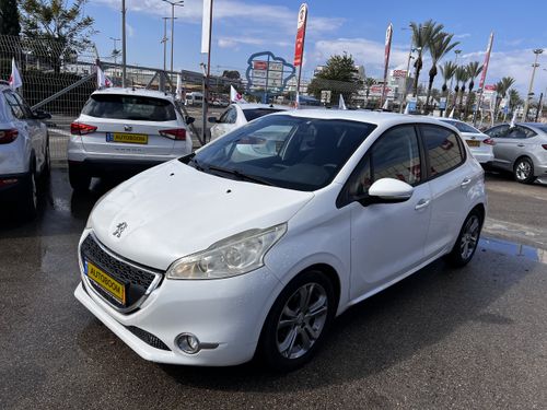 Peugeot 208 2nd hand, 2014, private hand