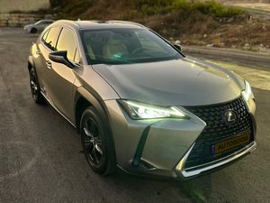 Lexus UX, 2021, photo