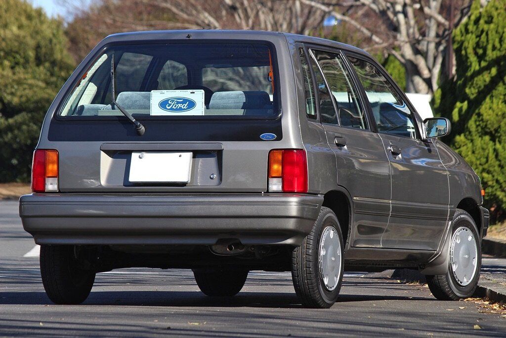  Ford Festiva año de lanzamiento, generación, mini-puertas