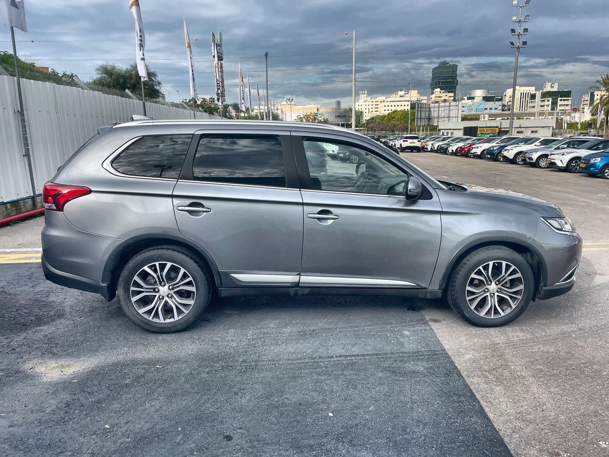 Mitsubishi Outlander 2ème main, 2017, main privée