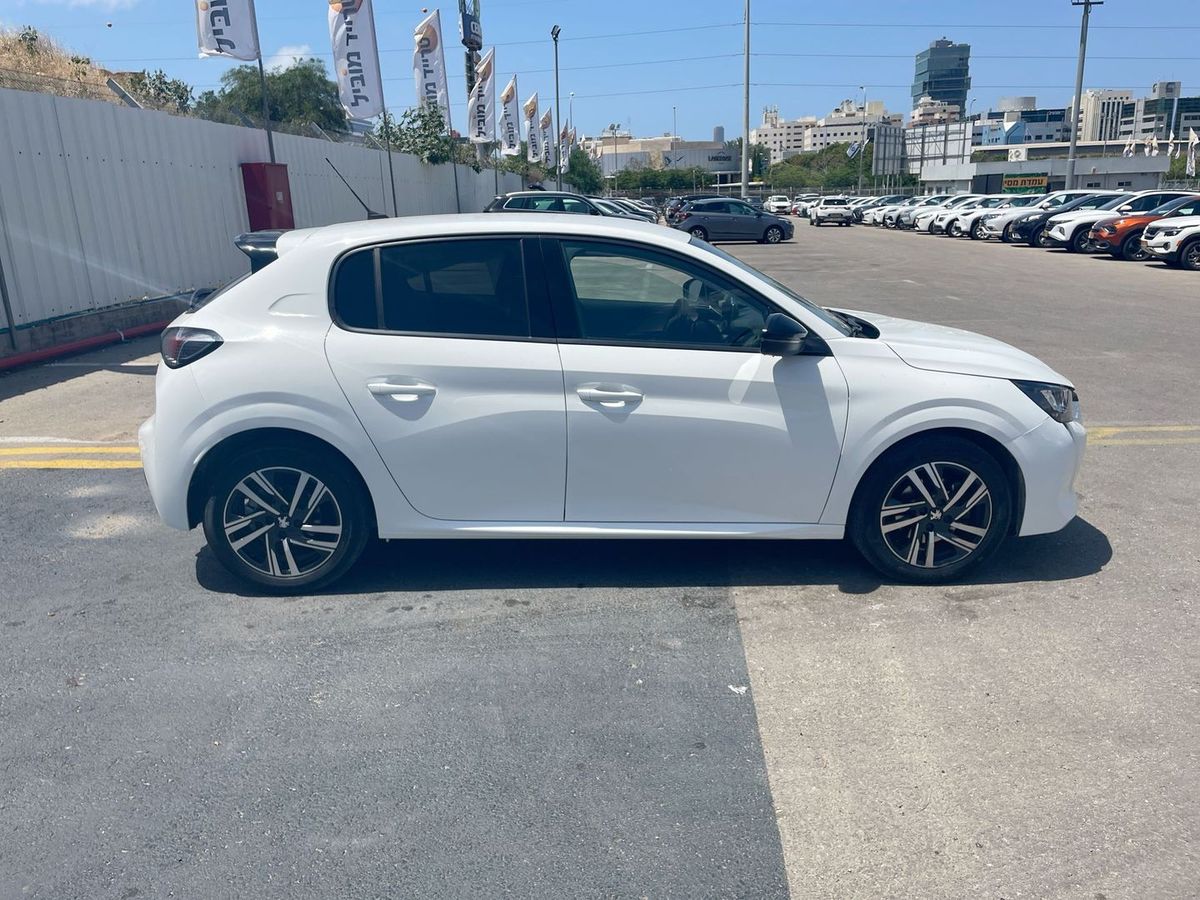 Peugeot 208 2nd hand, 2023, private hand