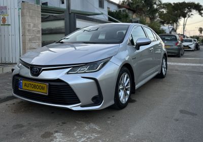 Toyota Corolla с пробегом, 2019