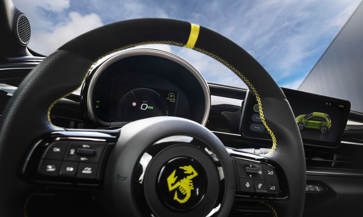 Abarth 600e 2024. Панель приборов. Хэтчбек 5 дв., 1 поколение