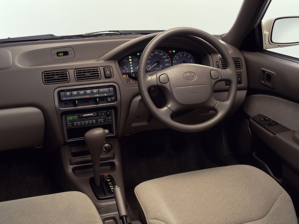 Toyota Corolla II 1997. Siéges avants. Hatchback 3-portes, 5 génération