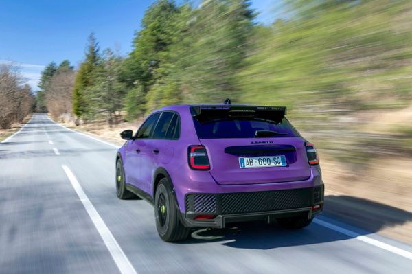 Abarth 600e 2024. Bodywork, Exterior. Hatchback 5-door, 1 generation