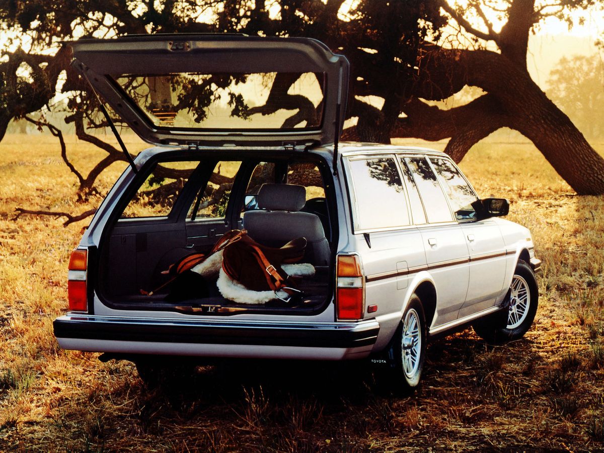 Тойота Крессида 1984. Багажник. Универсал 5 дв., 3 поколение