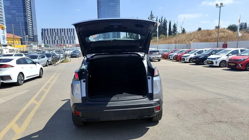 Peugeot 3008 с пробегом, 2021