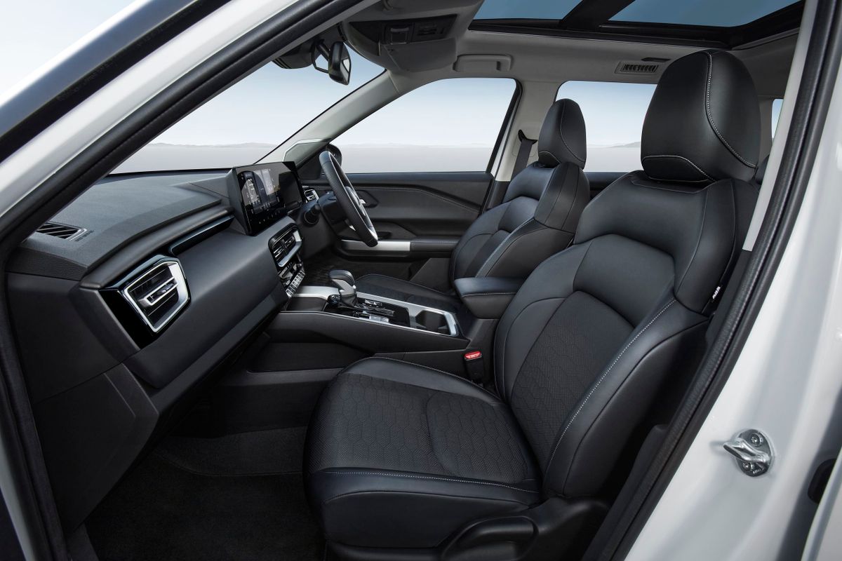 Mitsubishi Destinator 2025. Передние сидения. Внедорожник 5 дв., 1 поколение