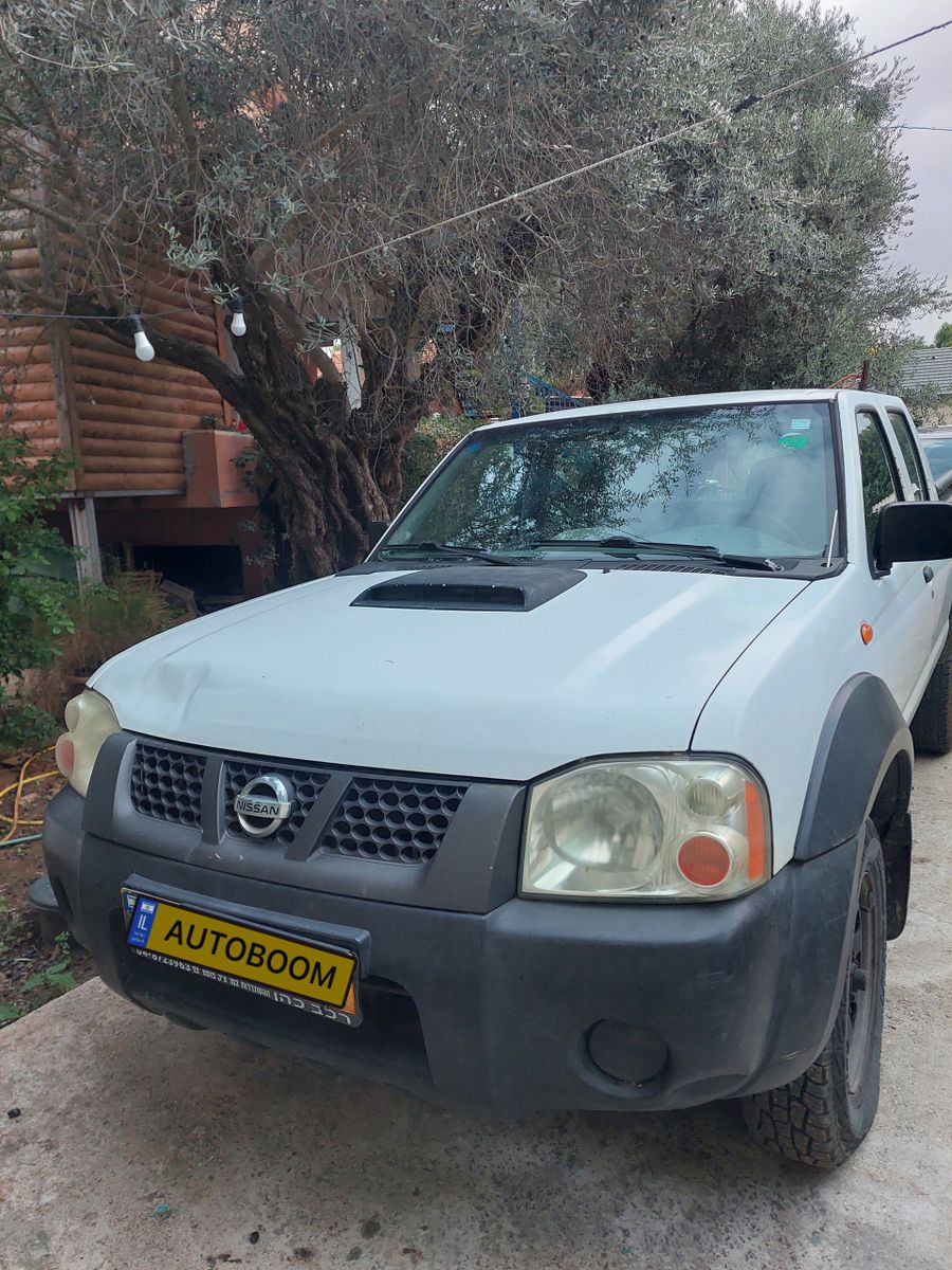 Nissan NP300 с пробегом, 2011, частная рука